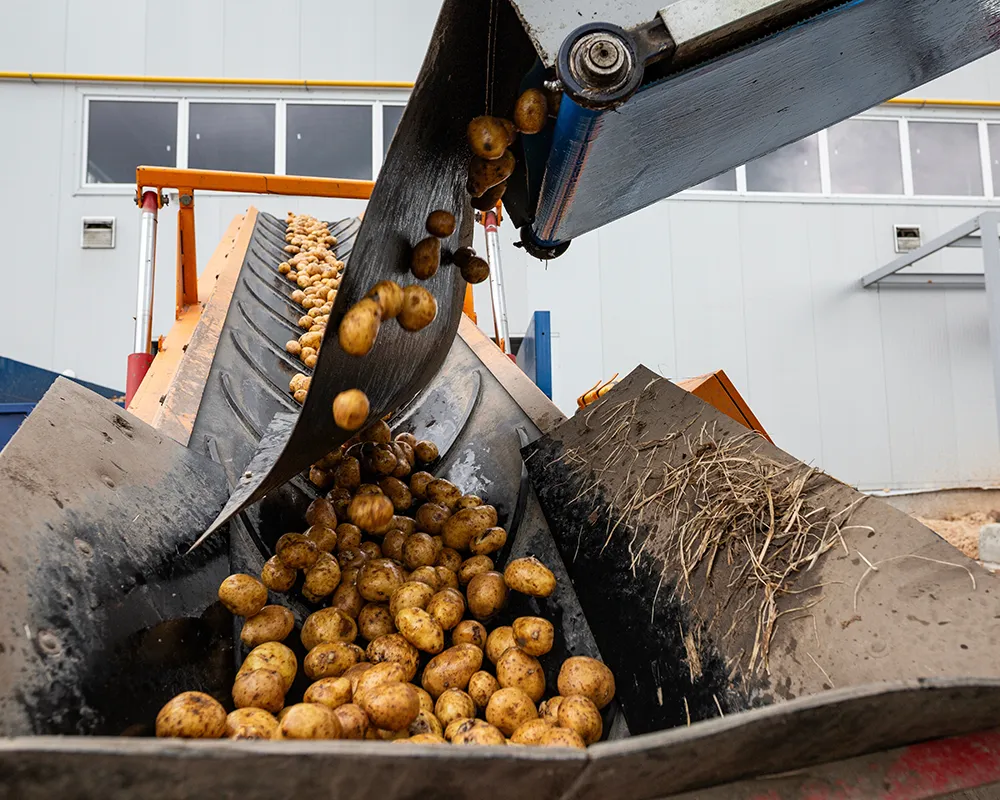 nautica-ambienti Movimentazione-balle-di-fieno-frutta-uva-olive