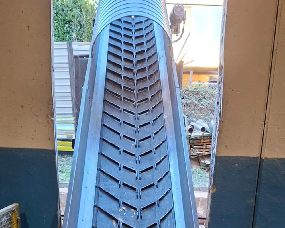 Nastri-per-movimentazione-e-trasporti-inclinati